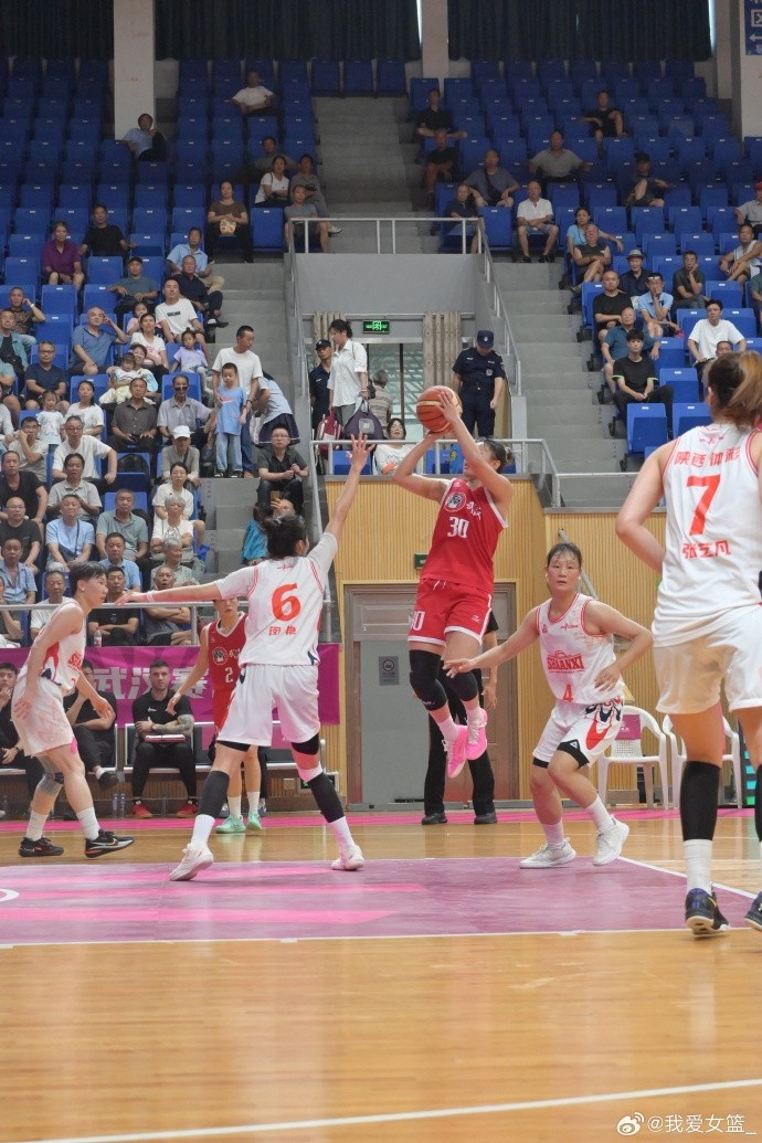 足球赛程-武汉赛区女篮锦标赛第三日：江苏武汉连胜势头强劲，合肥首胜告捷