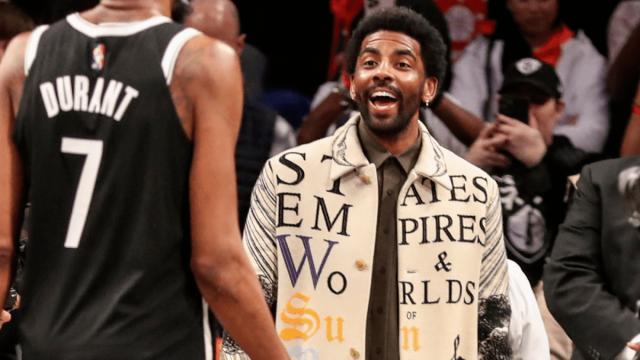 足球赛程-欧文进入巴克莱中心观战，杜兰特53分表示欢迎